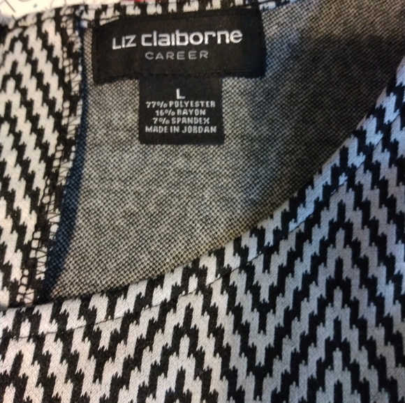 Liz Claiborne Career black and white Chevron print, sleeveless blouse. Size L. - Picture 11 of 11